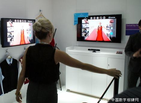 <a href='http://www.56iq.net/webpage/tagsList.aspx?TagId=605'>增强现实</a><a href='http://www.56iq.net/webpage/tagsList.aspx?TagId=2189'>虚拟试衣间</a>惊艳CES数字标牌展,信息显示系统,多媒体信息发布系统,数字标牌,digital signage